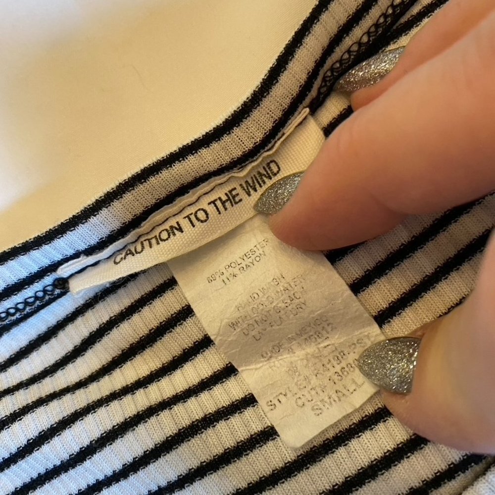 Cute Caution To The Wind black and white striped flutter hemmed T-Shirt Small - Picture 3 of 7